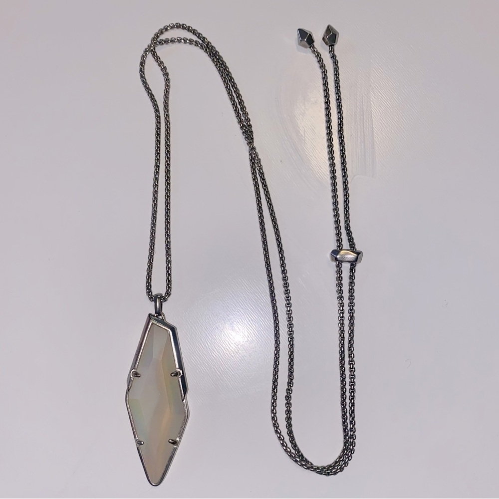 Kendra Scott long pendant necklace